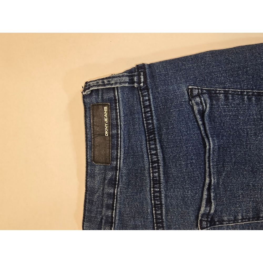 DKNY‎ Jeans Denim Bermuda Shorts Dark Wash Pockets Comfort Casual Size 8 - Picture 2 of 6